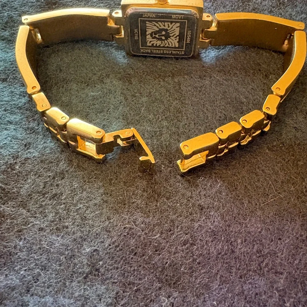 Anne Klein anne klein